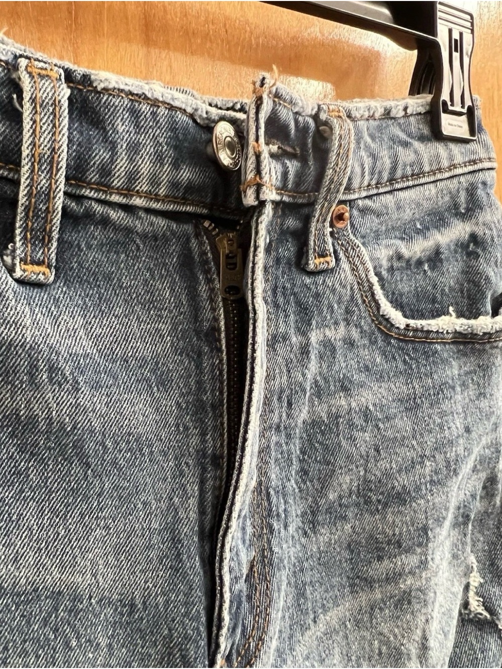 Abercrombie & Fitch High Rise Mom Denim Cutoff Shorts Blue 26” Waist - Picture 4 of 9